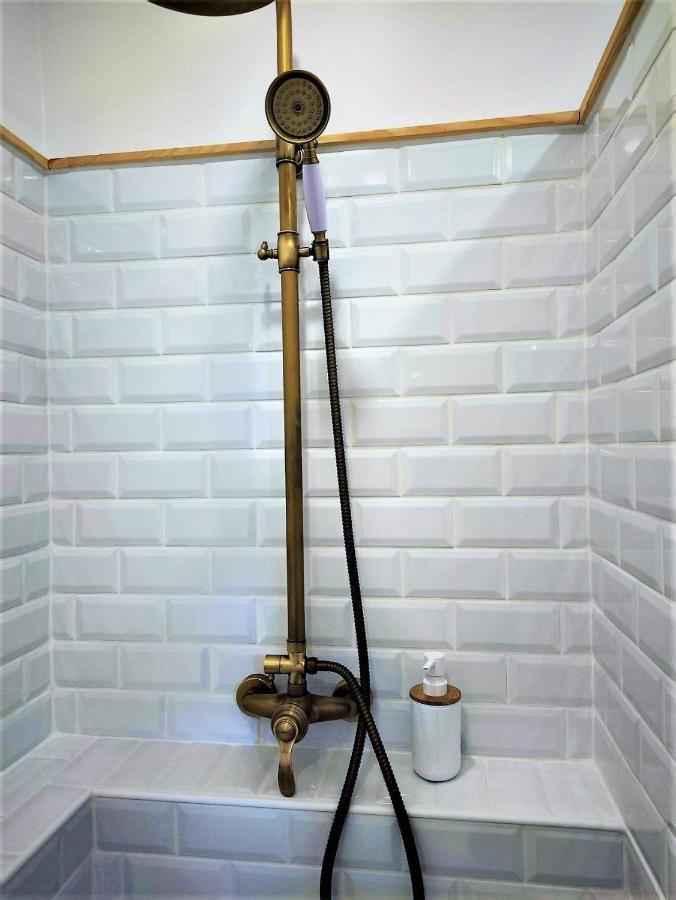Le Neptune Le Somail Esterno foto